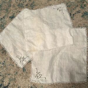 Vintage Table Linens (napkins) Lot of 3